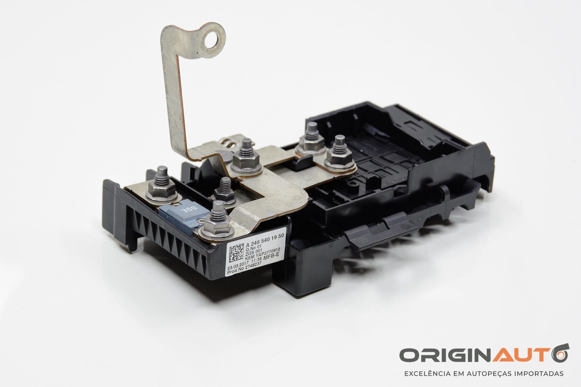 Caixa Fusivel Bateria Mercedes Gla A Cla B200 1.6 2018 A2465401950