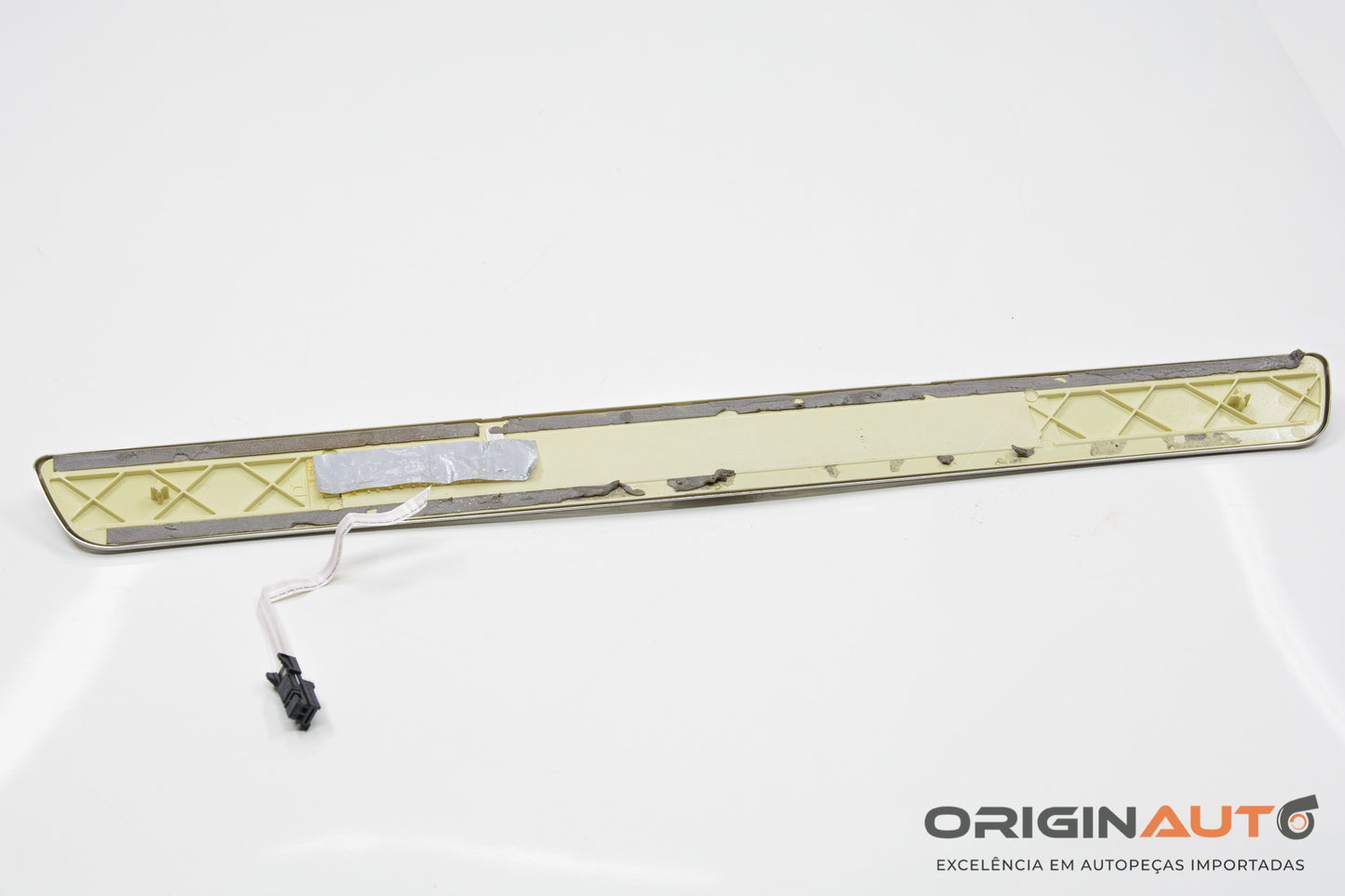 Soleira Porta Dianteira Direita Led Cromado Mercedes Gla 200 2018 A2466805400