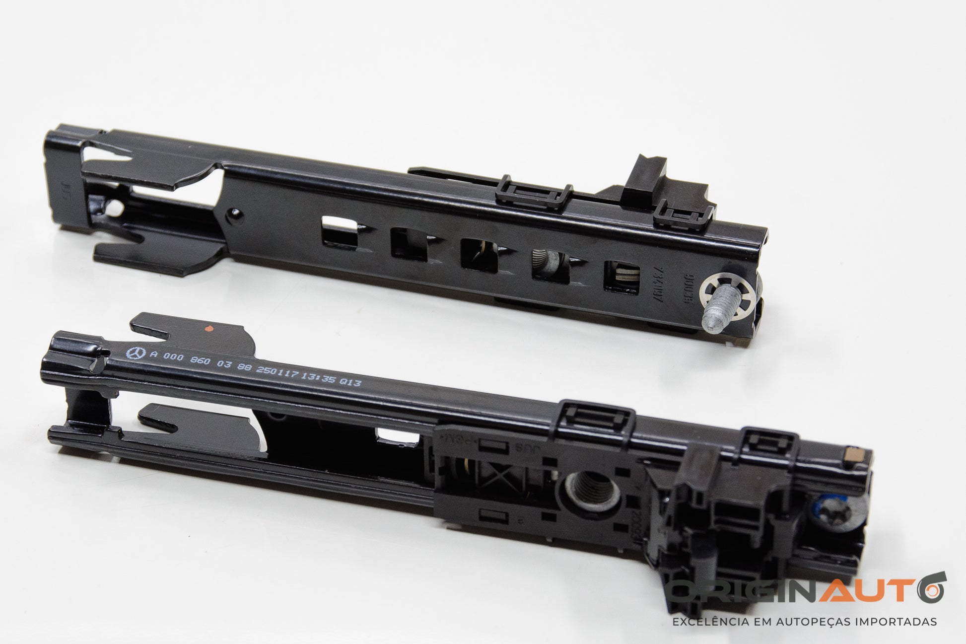 Suporte Trilho Cinto Mercedes Gla 200 2018 A0008600388