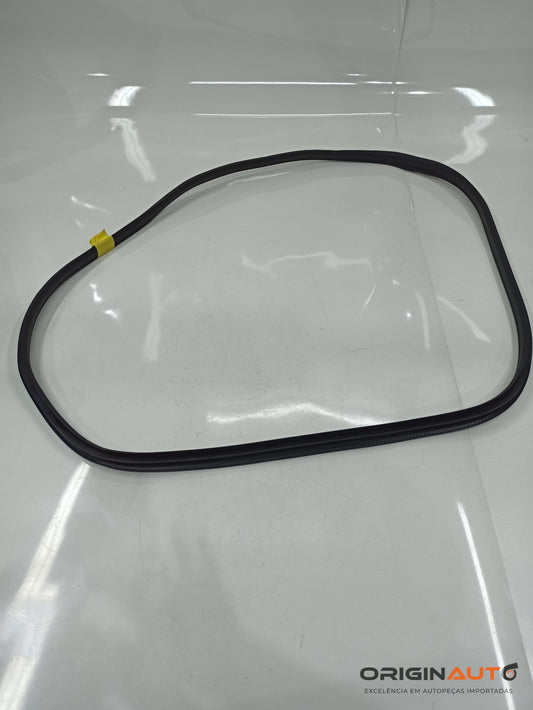 Borracha Vao Carroceria Traseira Esquerda Mercedes-Benz Gla Gla 200  A1566920176