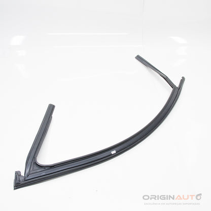 Canaleta Vidro Dianteira Direita Audi A4 2.0 Tfsi B9 2018 8W0837440D