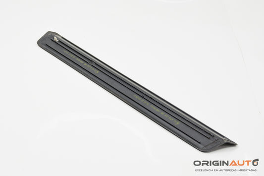 Acabamento Soleira Dianteira Esquerda Bmw 320I E46 2001 8219185