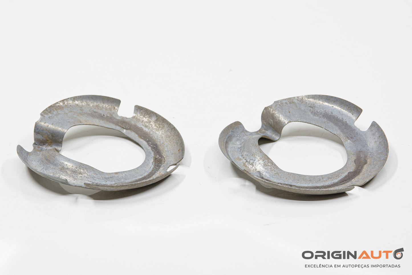 Suporte Mola Traseiro Mercedes C 180 Coupe W204 2014 A2043240184 Un
