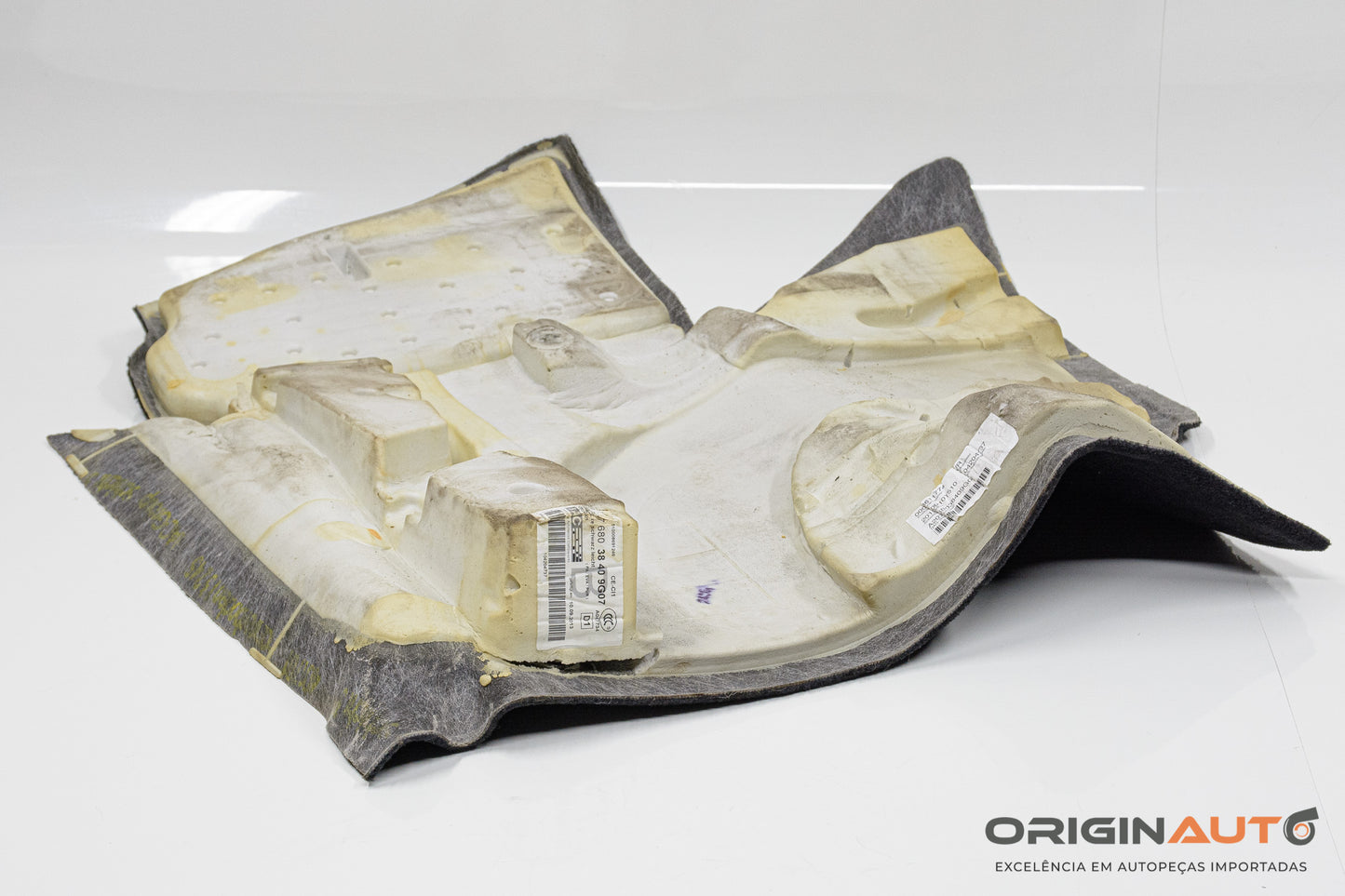 Carpete Dianteiro Direito Mercedes C 180 Coupe W204 2014 A2076803840