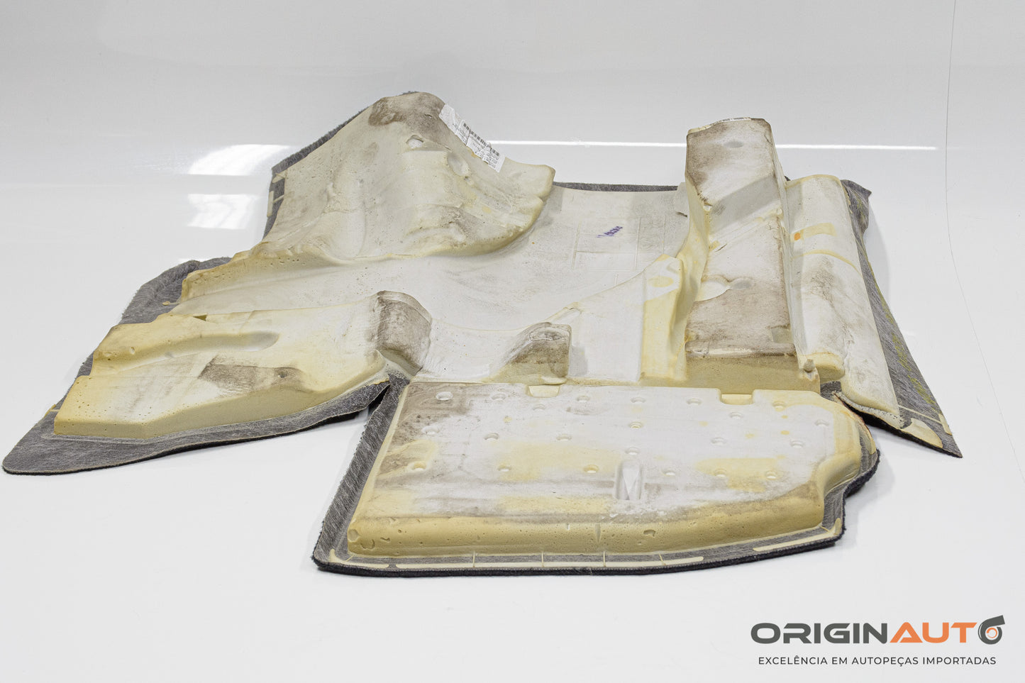 Carpete Dianteiro Direito Mercedes C 180 Coupe W204 2014 A2076803840