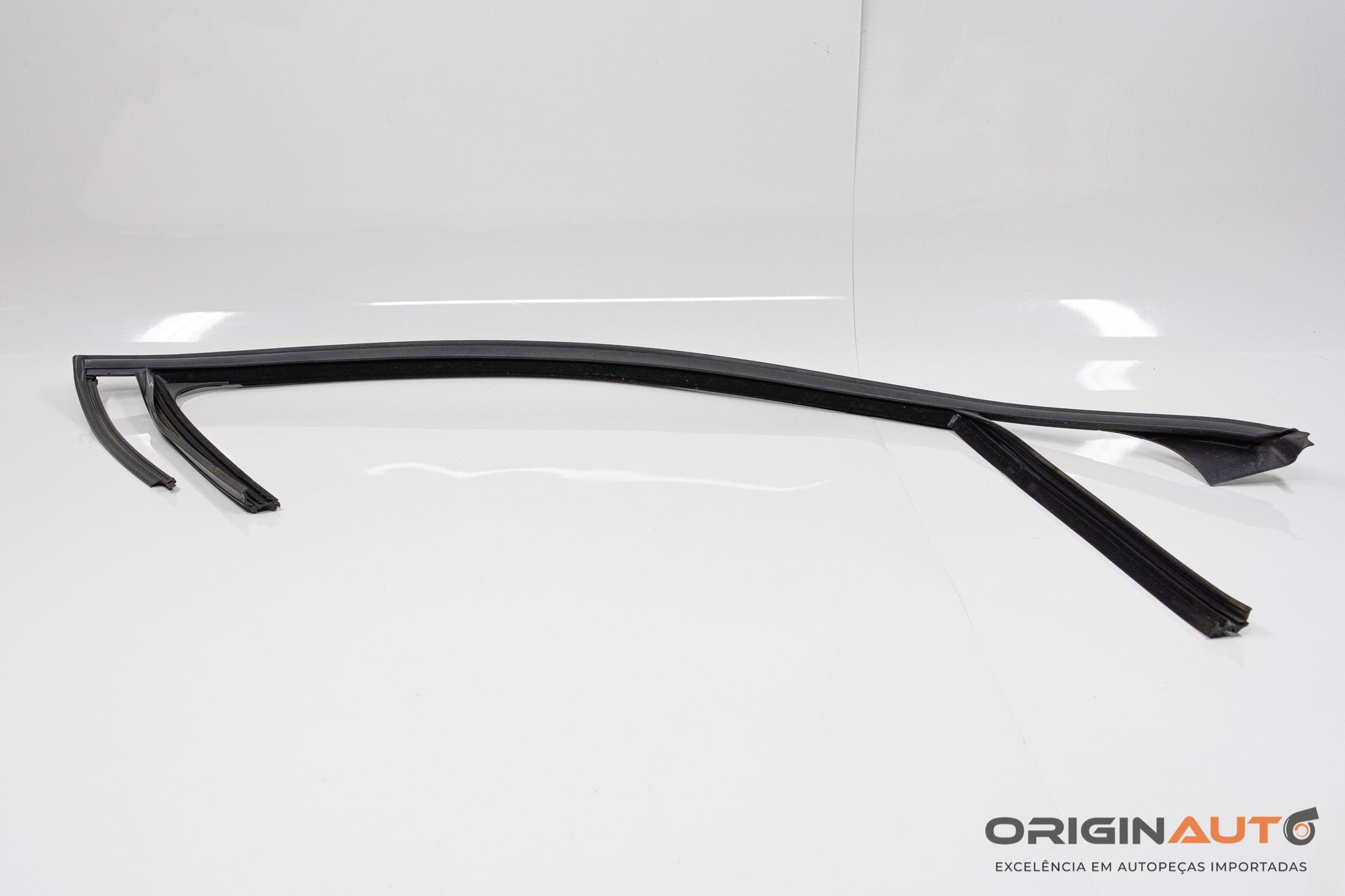 Moldura Vidro Direito Mercedes C 180 Coupe W204 2014 A2047251225