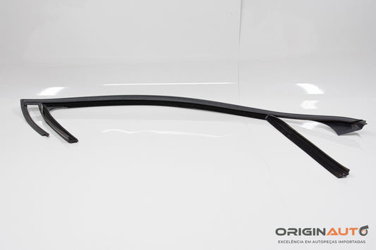 Moldura Vidro Direito Mercedes C 180 Coupe W204 2014 A2047251225