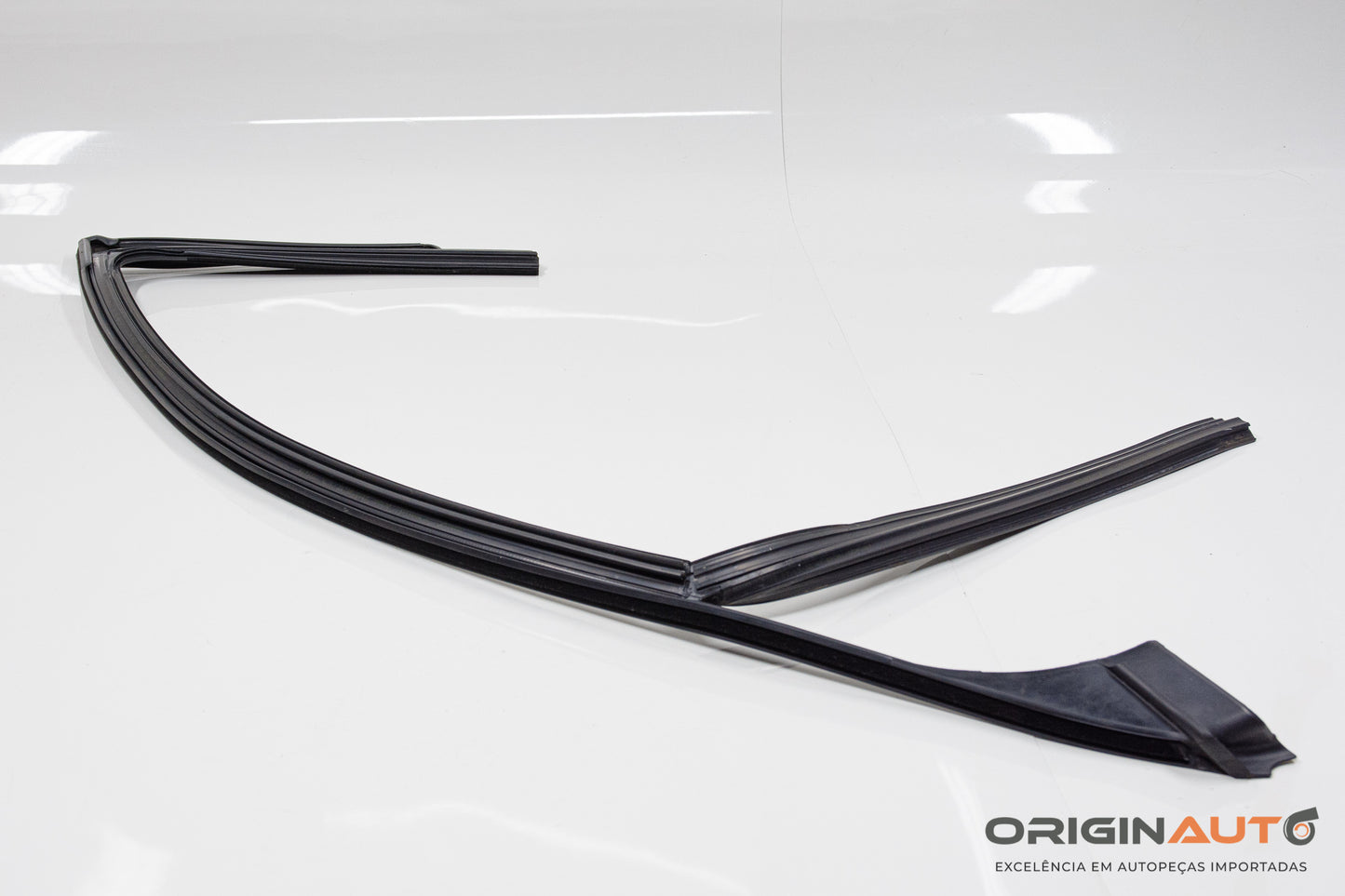 Moldura Vidro Direito Mercedes C 180 Coupe W204 2014 A2047251225