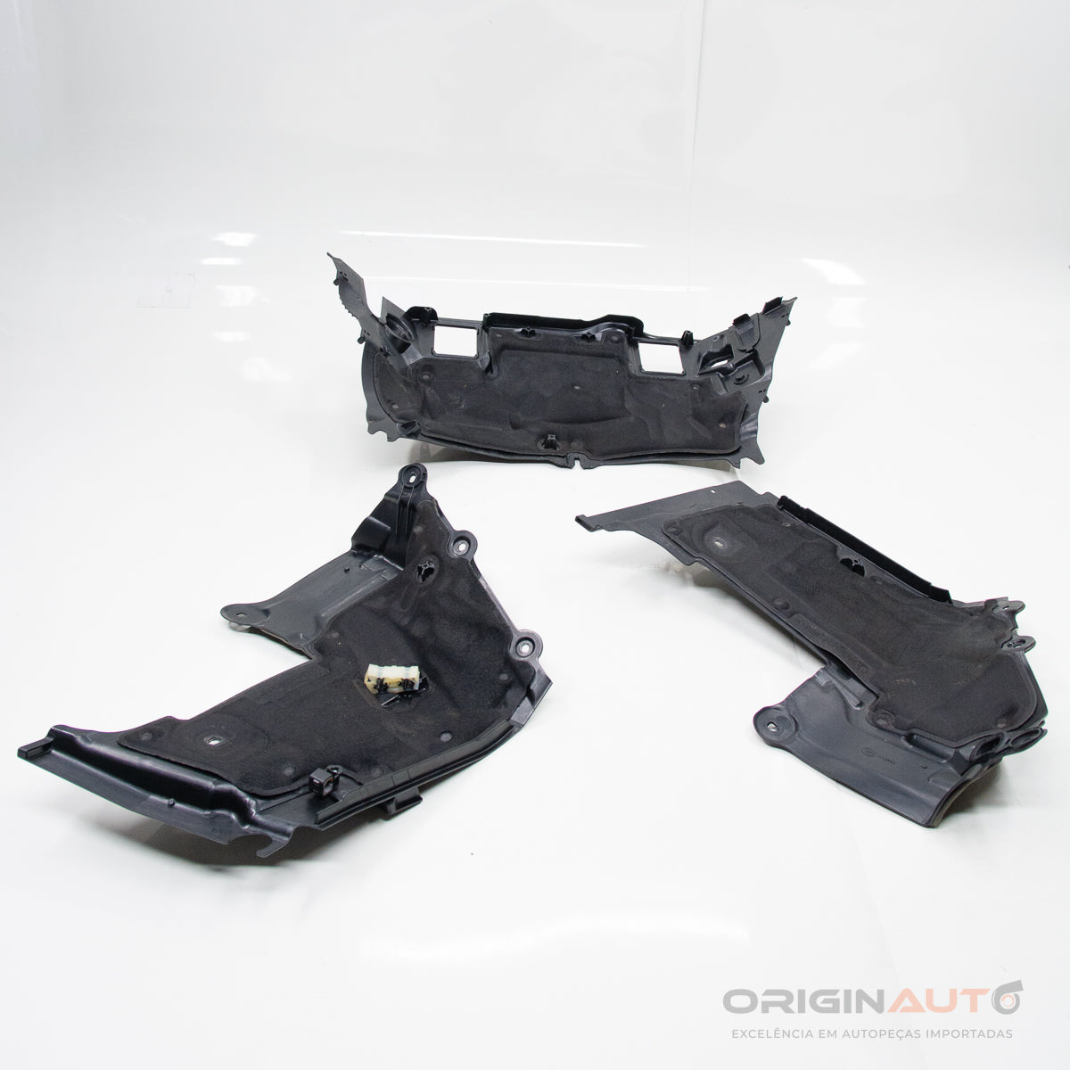 Cobertura Cofre Do Motor Mercedes C 43 Amg W205 2018 A2056207501 A2056205801