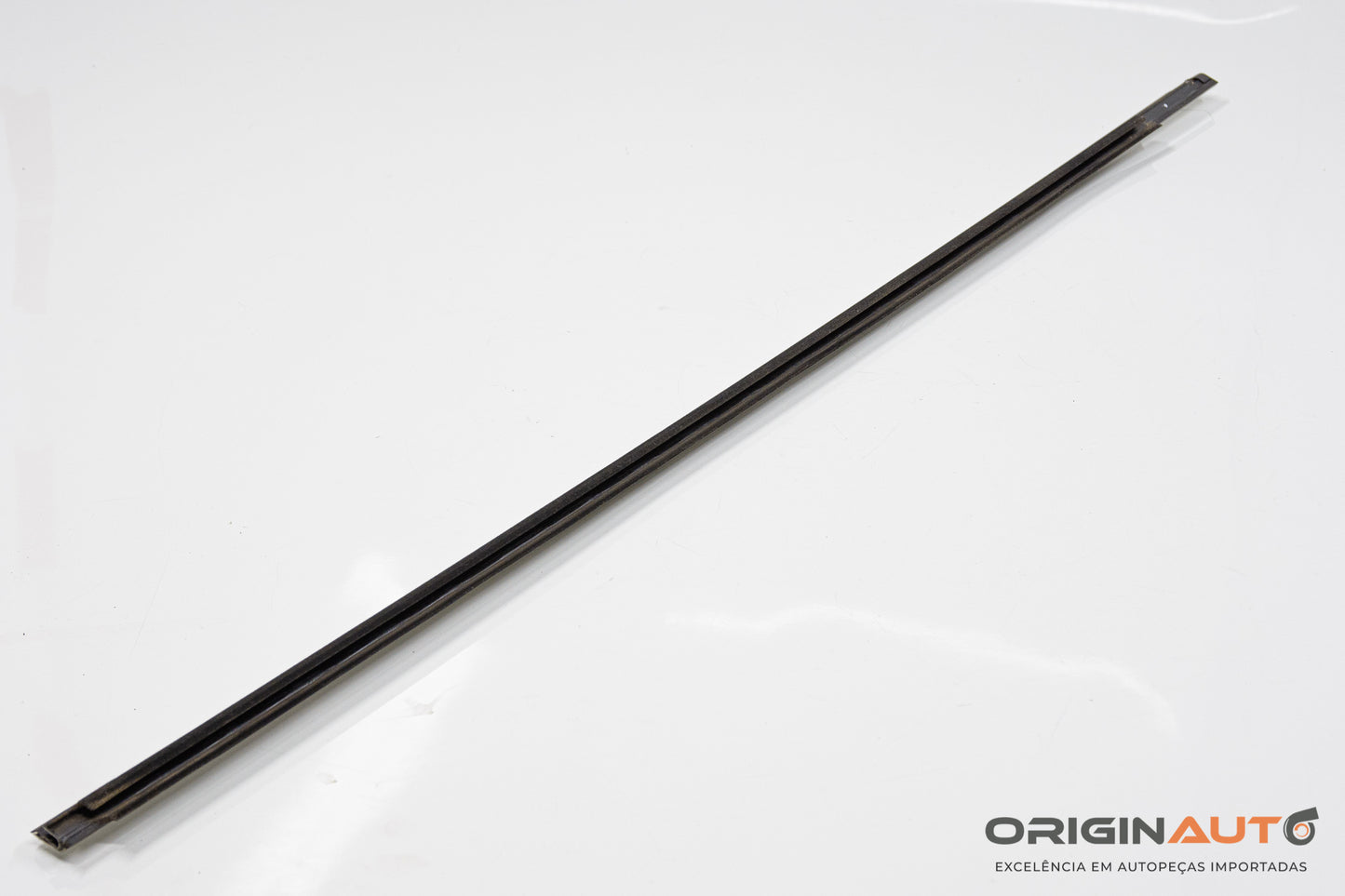 Moldura Vidro Dianteiro Esquerdo Mercedes C 180 Coupe W204 2014 A2047252765