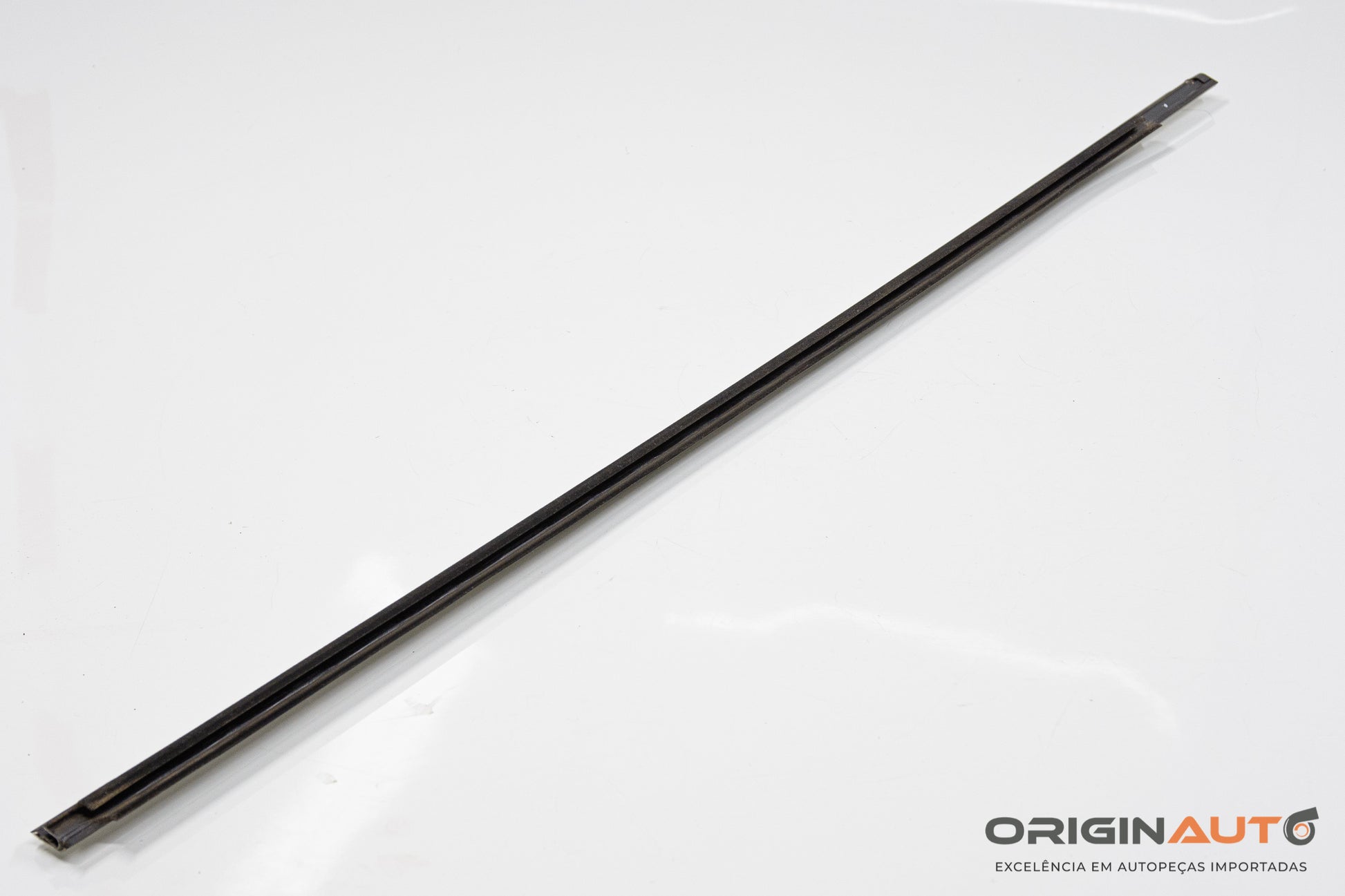Moldura Vidro Dianteiro Esquerdo Mercedes C 180 Coupe W204 2014 A2047252765