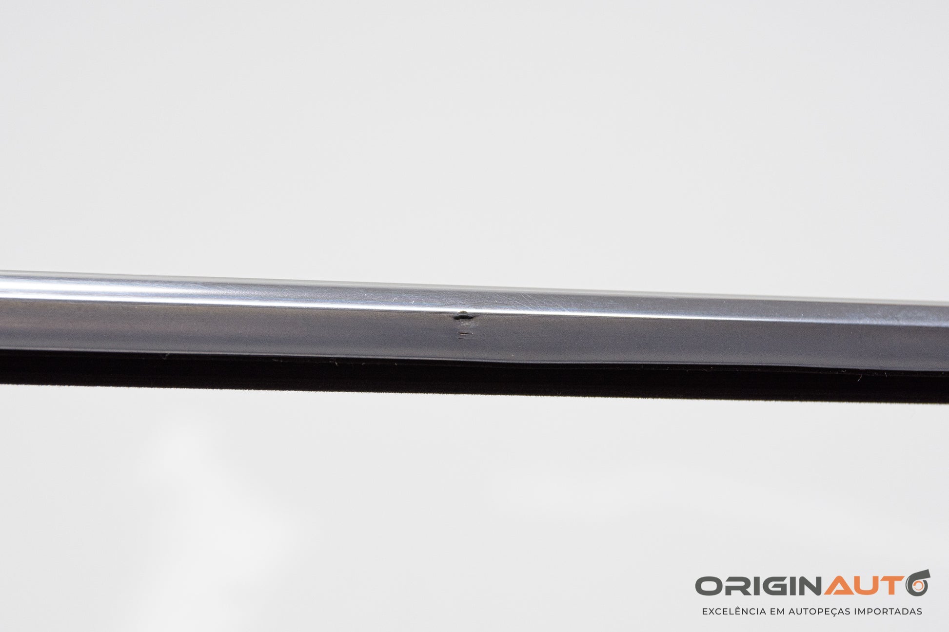 Moldura Vidro Dianteiro Esquerdo Mercedes C 180 Coupe W204 2014 A2047252765