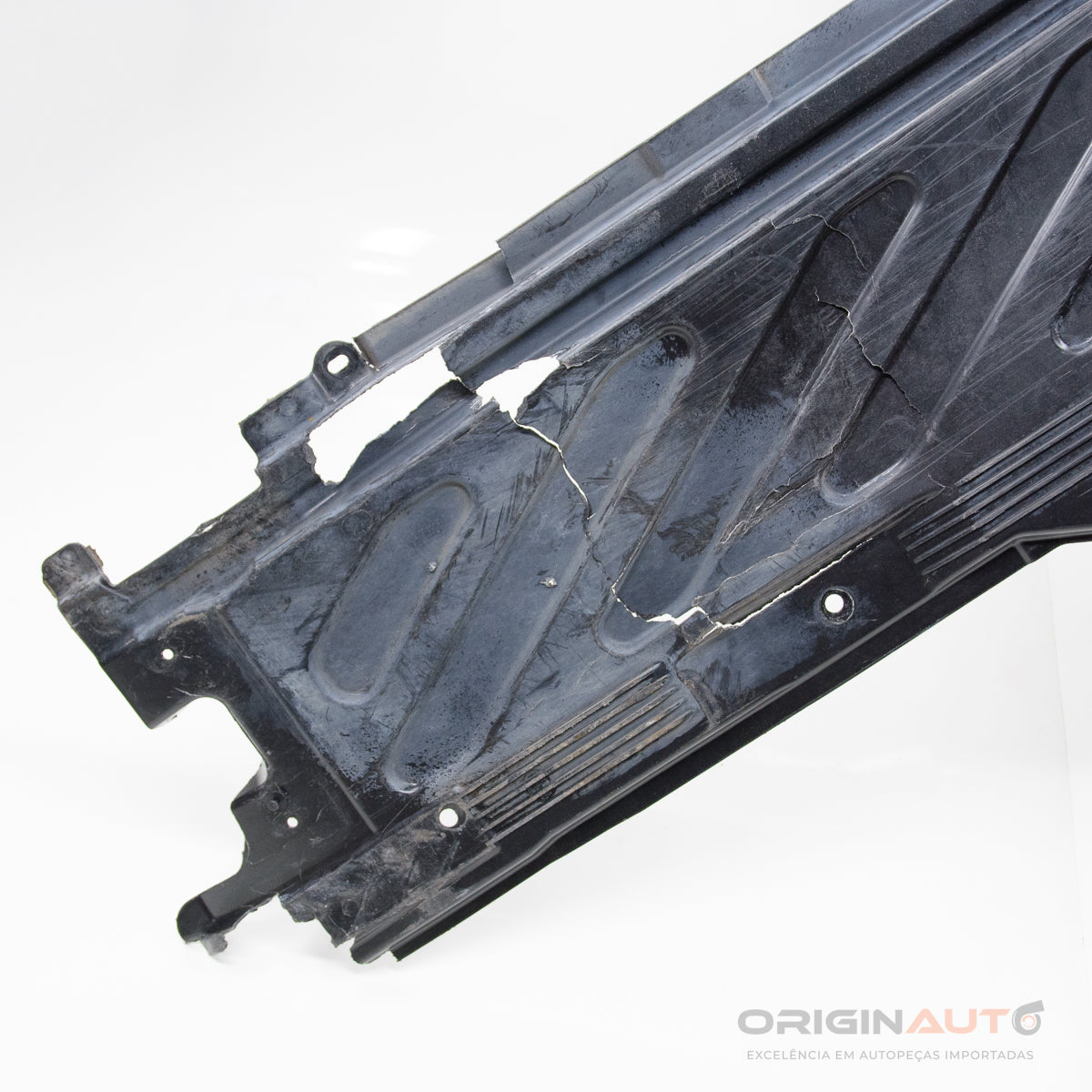 Protetor Assoalho Esquerdo Mercedes C 43 Amg W205 2018 A2056841900