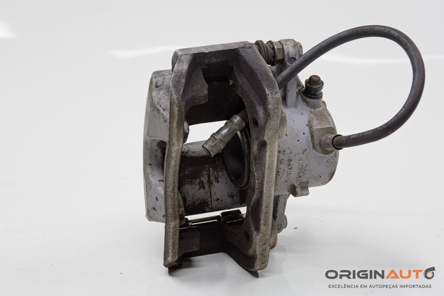 Pinca Freio Dianteira Direita Mercedes C 180 Coupe W204 2014 A2044212281