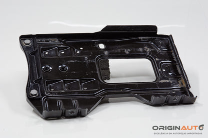 Suporte Base Bateria Mercedes C 180 Coupe W204 2014 A2046200018