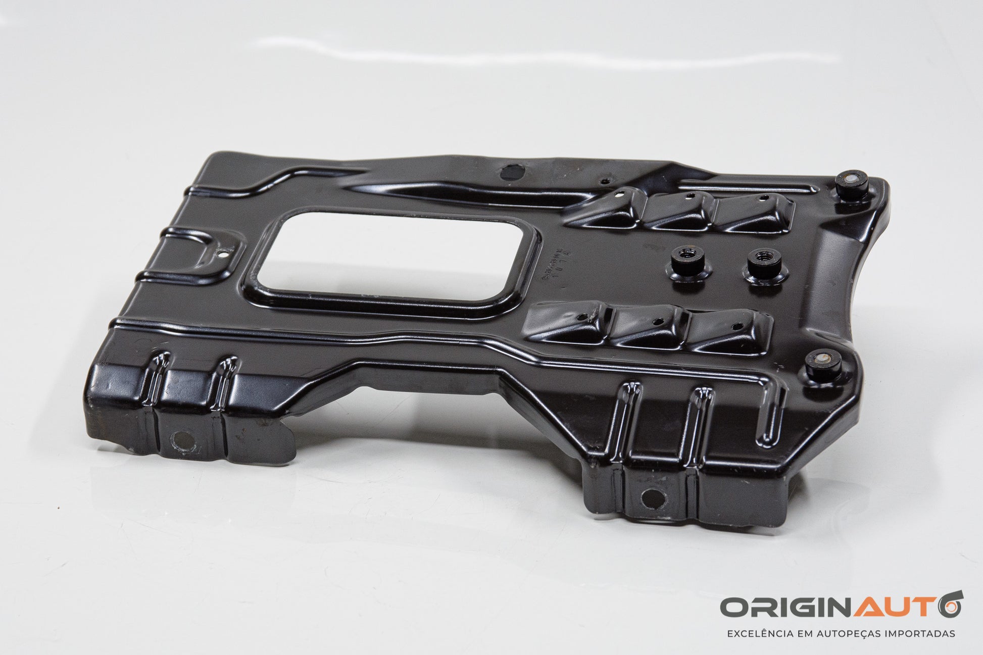 Suporte Base Bateria Mercedes C 180 Coupe W204 2014 A2046200018