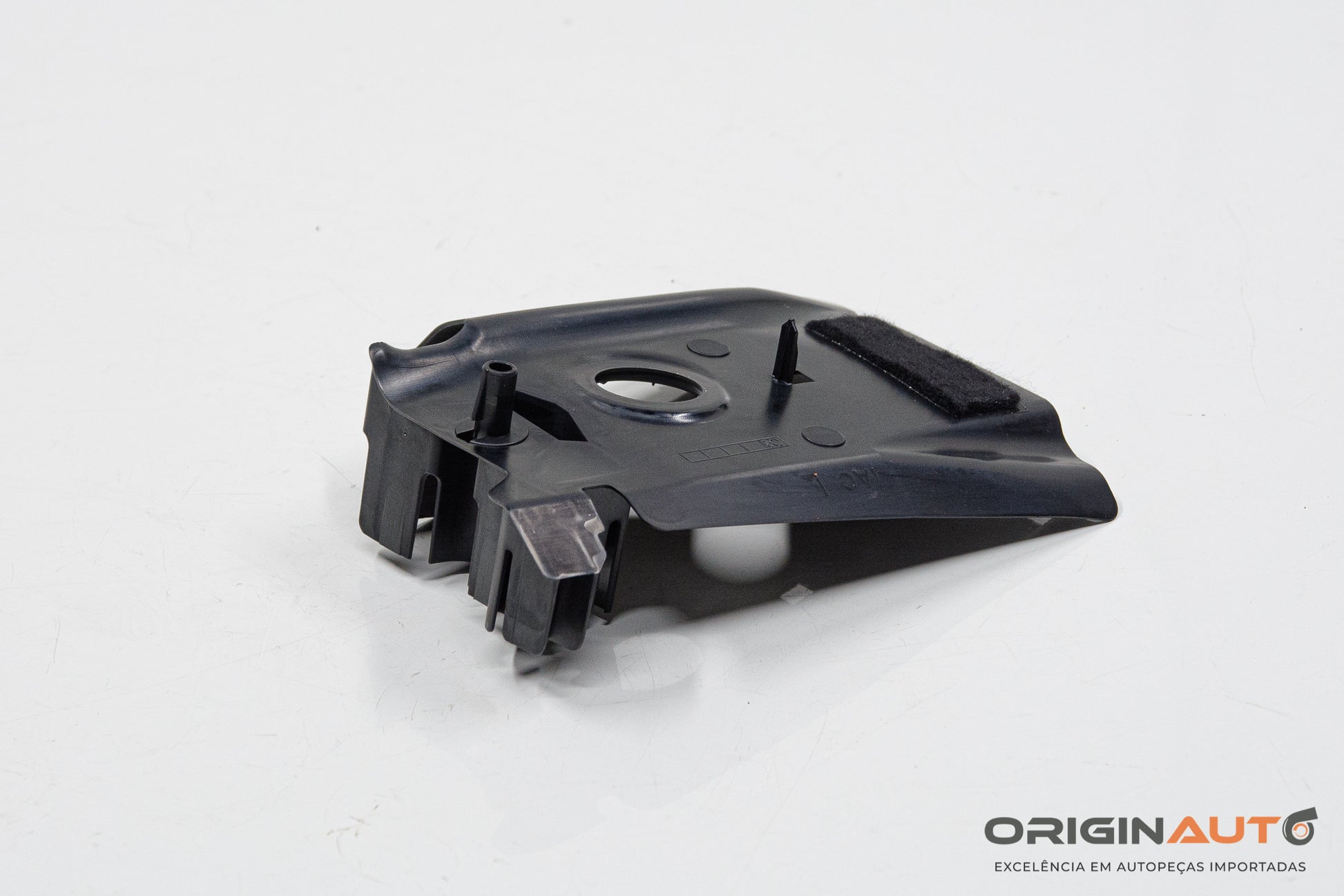 Acabamento Superior Esquerdo Coluna B Mercedes C 180 Coupe W204 2014 A2046910108