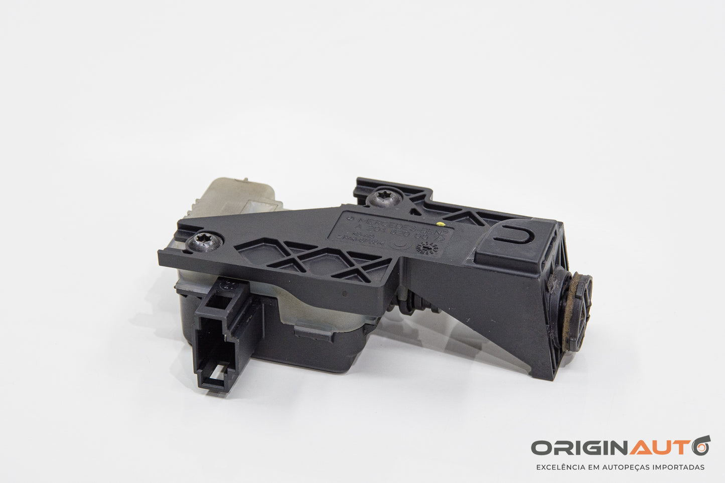 Trava Portinhola Mercedes C 180 Coupe W204 2014 A2048200072