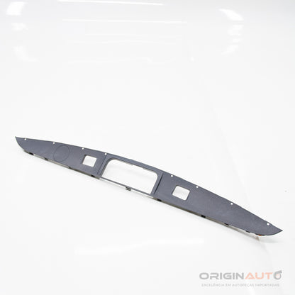 Acabamento Luz De Placa Mercedes C 43 Amg W205 2018 A2057400500