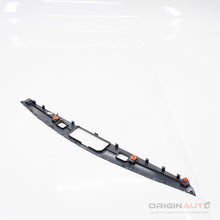 Acabamento Luz De Placa Mercedes C 43 Amg W205 2018 A2057400500