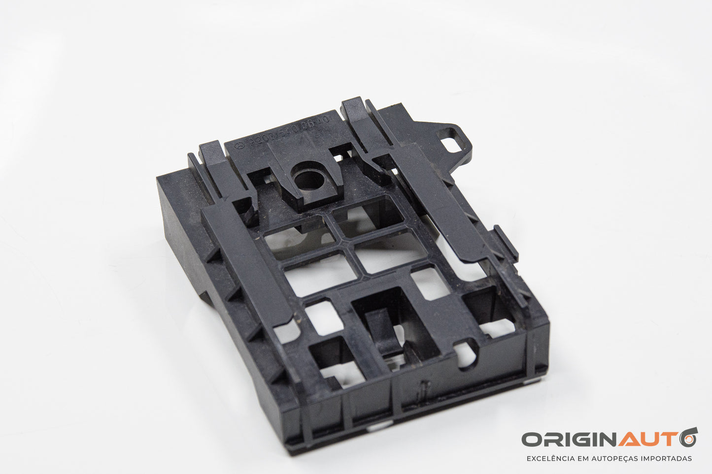 Suporte Caixa Fusivel Mercedes C 180 Coupe W204 2014 A2075400640