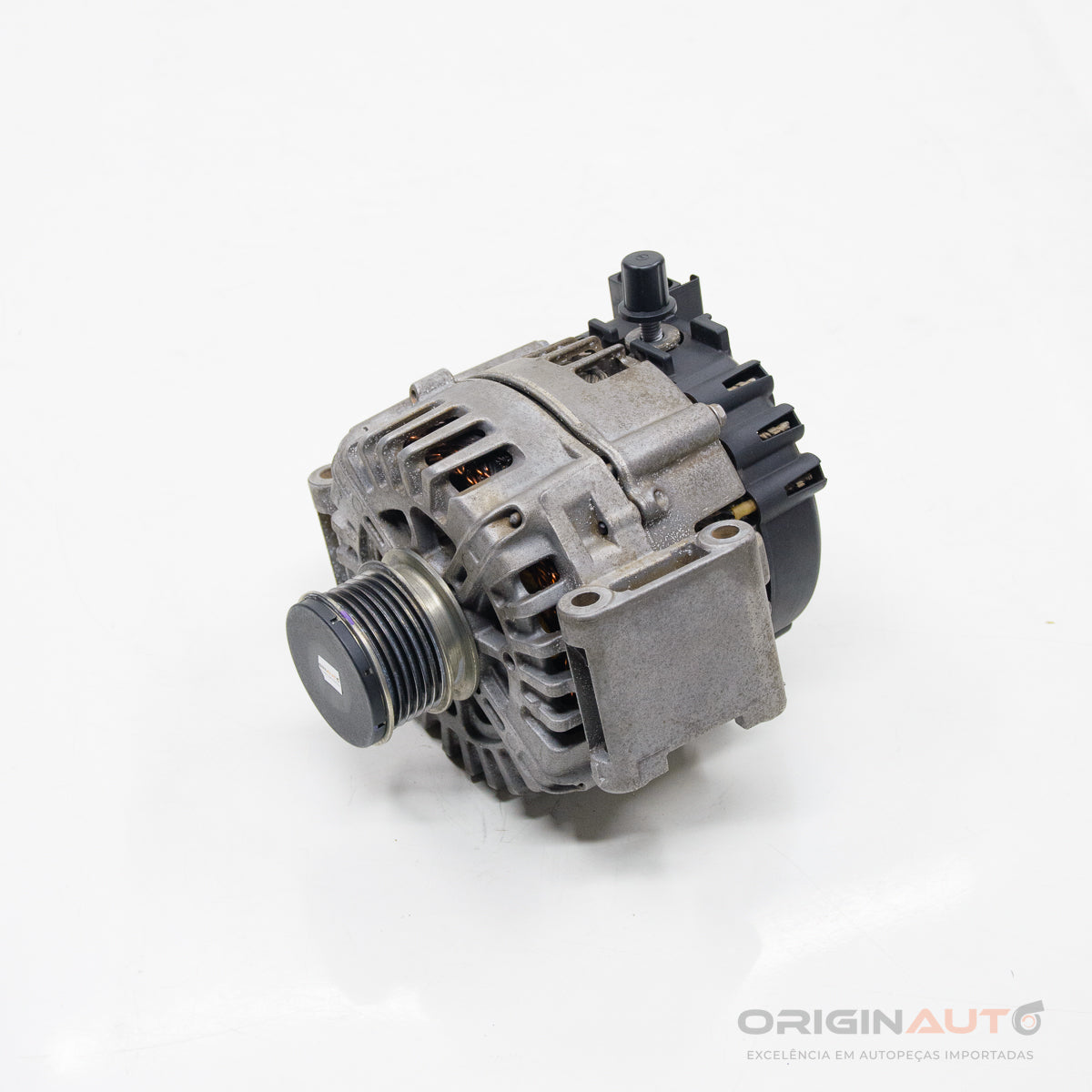 Alternador Mercedes C 43 Amg W205 2018 A0009068706