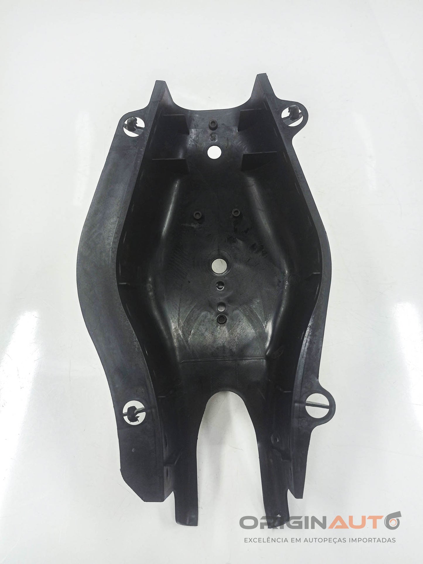 Acabamento Bandeja Suspensao T/D Mercedes C180 Coupe W204 2014 A2043521688