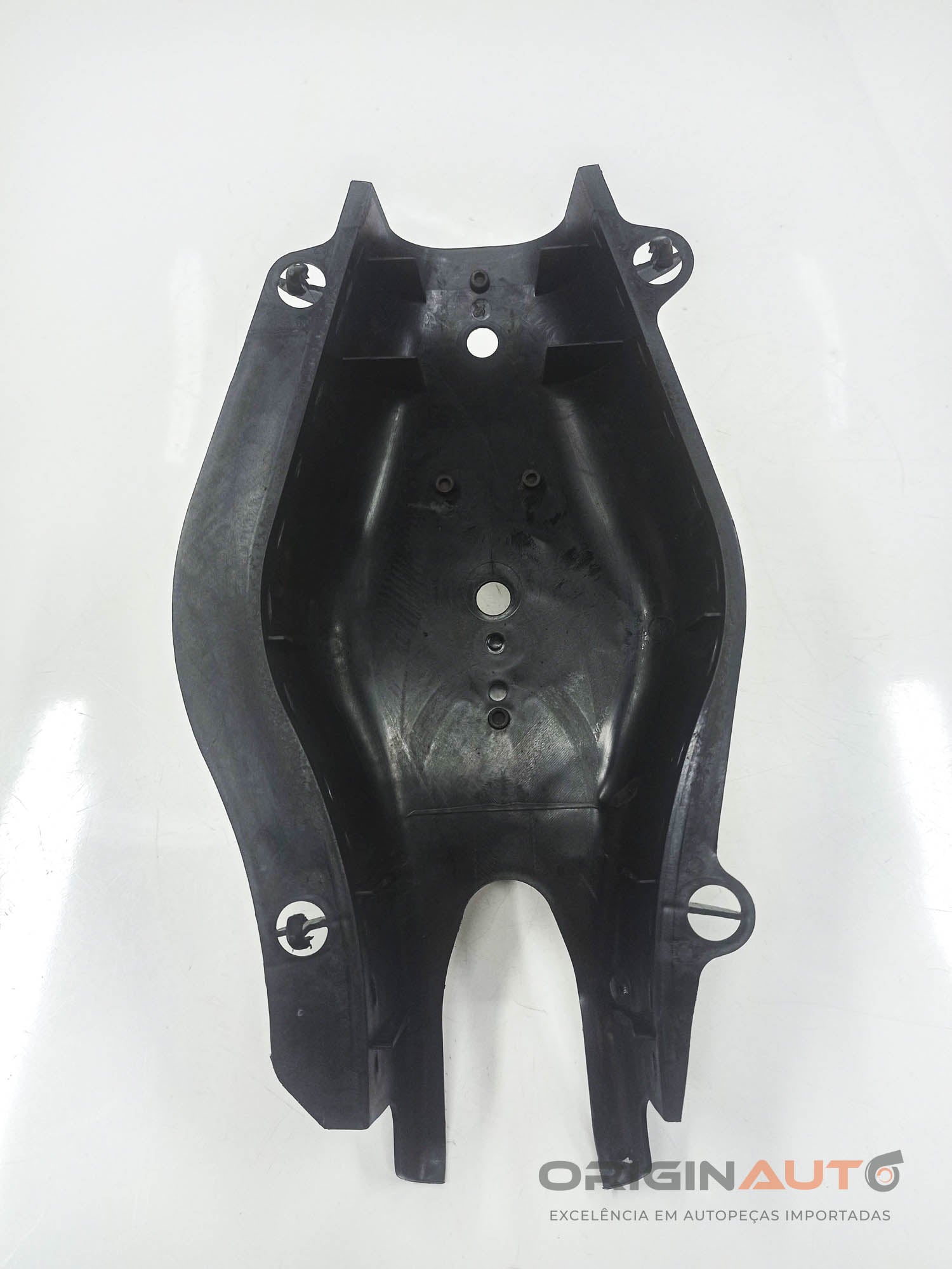 Acabamento Bandeja Suspensao T/D Mercedes C180 Coupe W204 2014 A2043521688