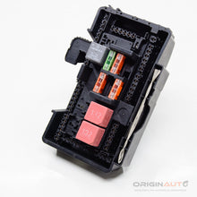 Caixa Fusiveis Porta Mala Mercedes C 43 Amg W205 2018 A2059068501 A2055400840