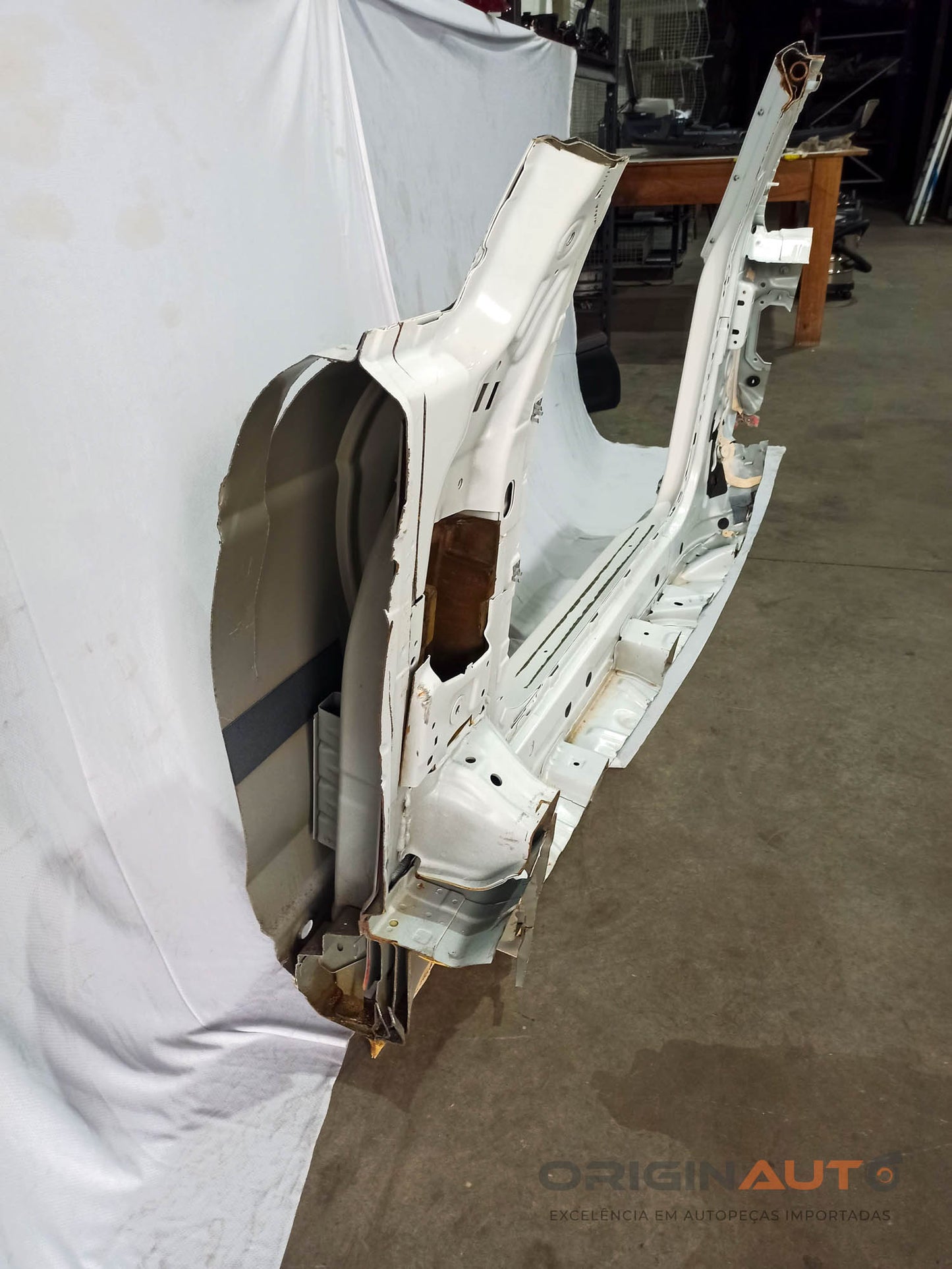 Lateral Caixa De Ar Esquerda Lata Mercedes C180 Coupe W204 2014