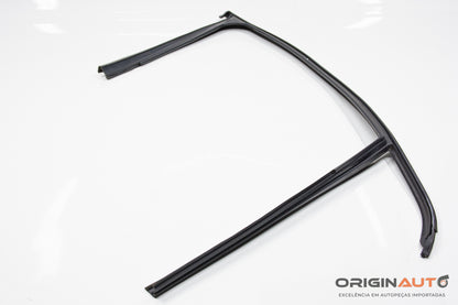 Canaleta Porta Dianteira Esquerda Volvo Xc60 T5 R-Design 2015 31402690
