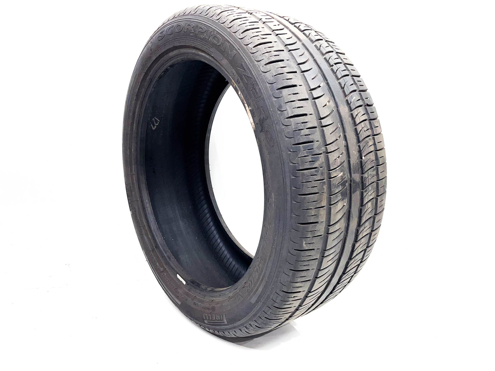 Pneu Pirelli Scorpion Zero 255/45R20 Meia Vida 3Mm