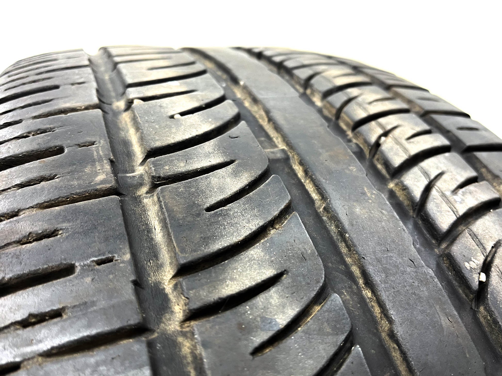 Pneu Pirelli Scorpion Zero 255/45R20 Meia Vida 3Mm