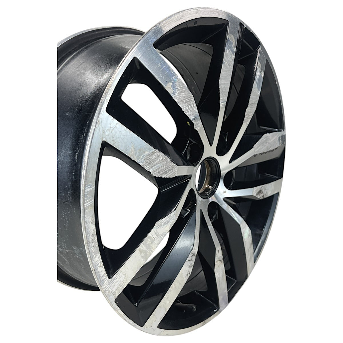 Roda Aro 17 Golf 2014 a 2020 Madri Diamantada Original