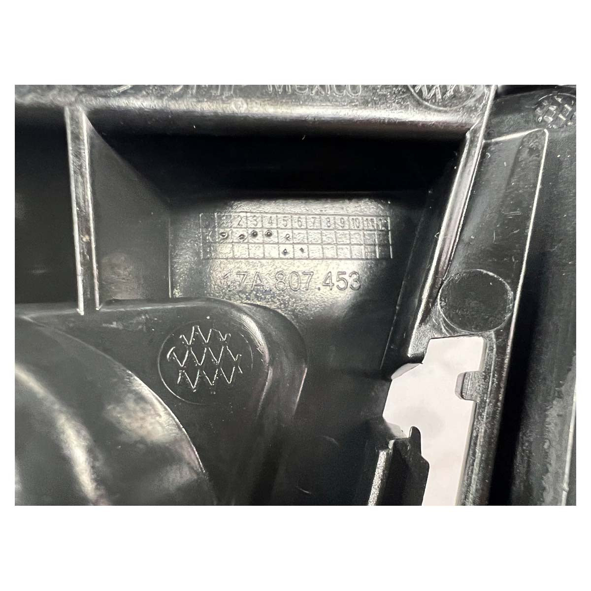 Guia Trava Parachoque VW Jetta 2019 2020 Traseiro Esquerdo