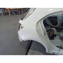 Folha Lateral Direita Mercedes A200 2015