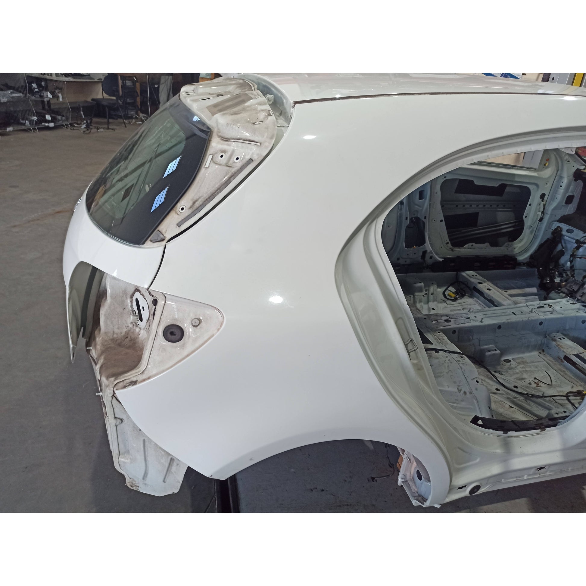 Folha Lateral Direita Mercedes A200 2015