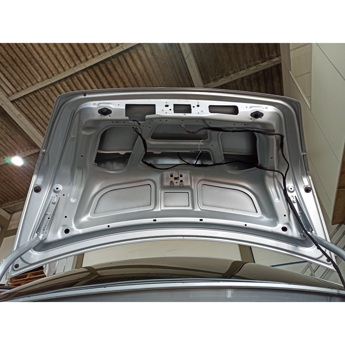 Tampa Traseira Mercedes C180 2012 A2047500075 Detalhe