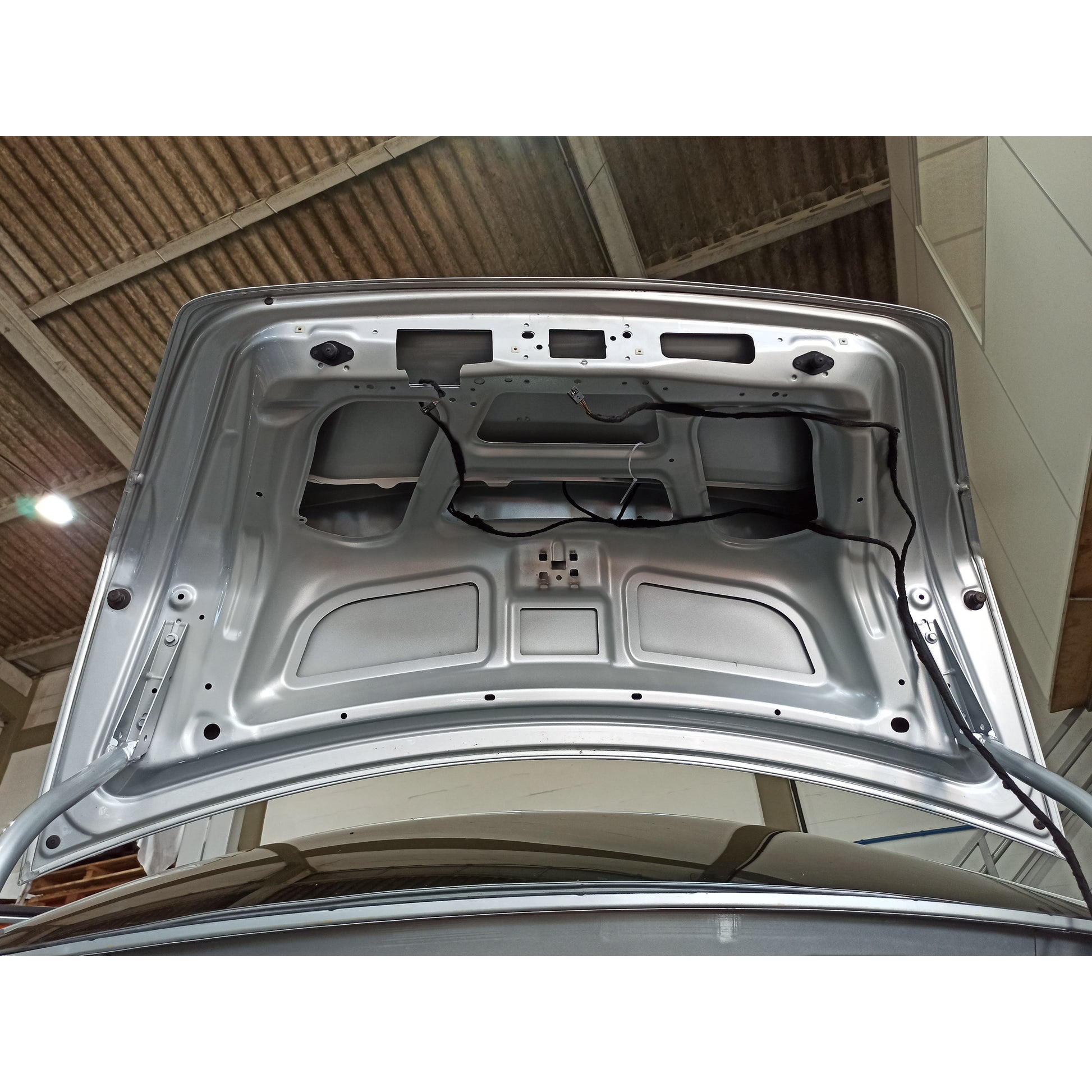 Tampa Traseira Mercedes C180 2012 A2047500075 Detalhe