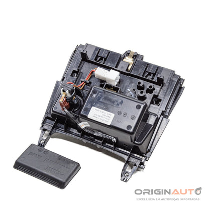 Tomada Cinzeiro Porta Treco Mercedes C180 2012 A2046801350