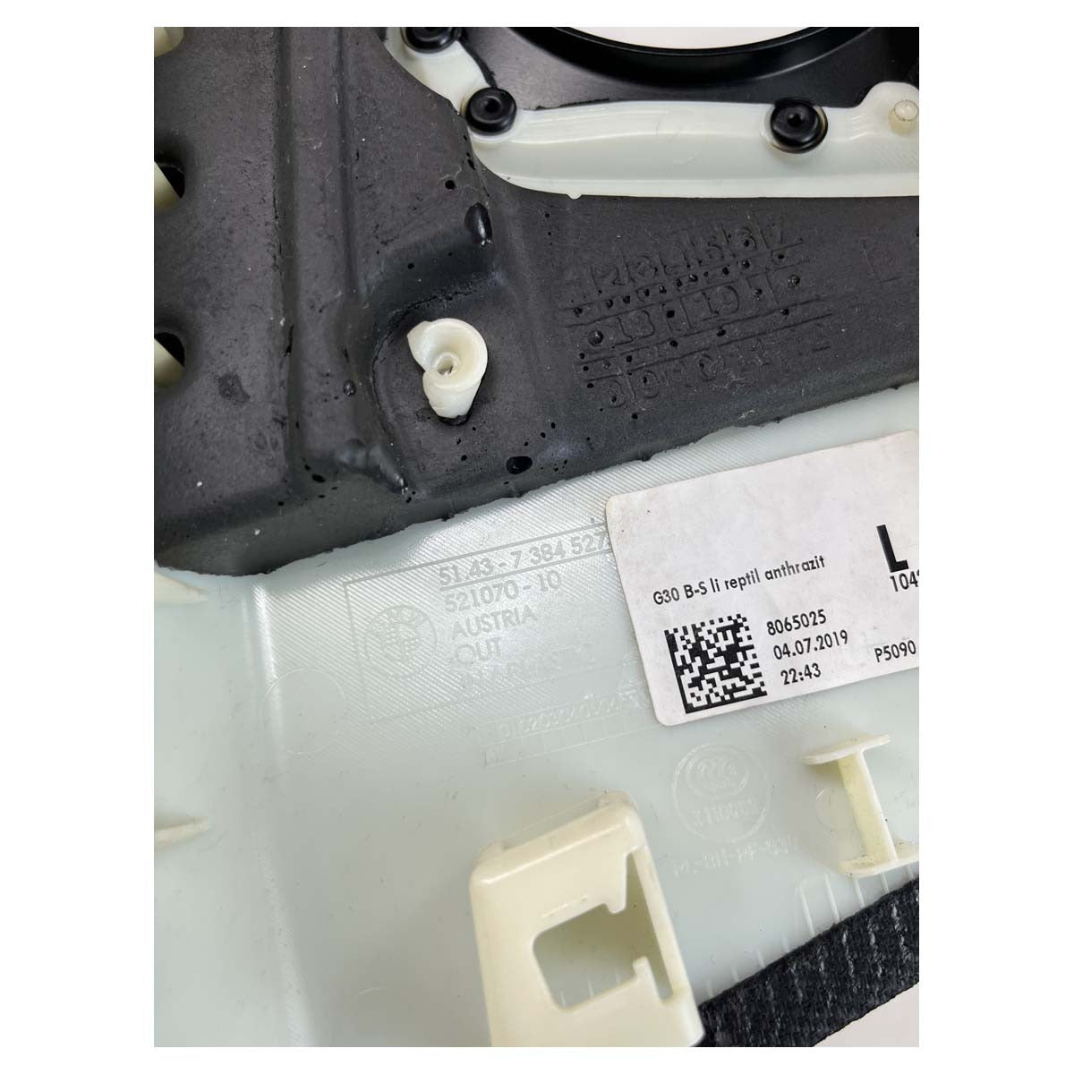 Moldura Coluna B BMW 530e G30 2019 2020 2021 2022 Esquerdo