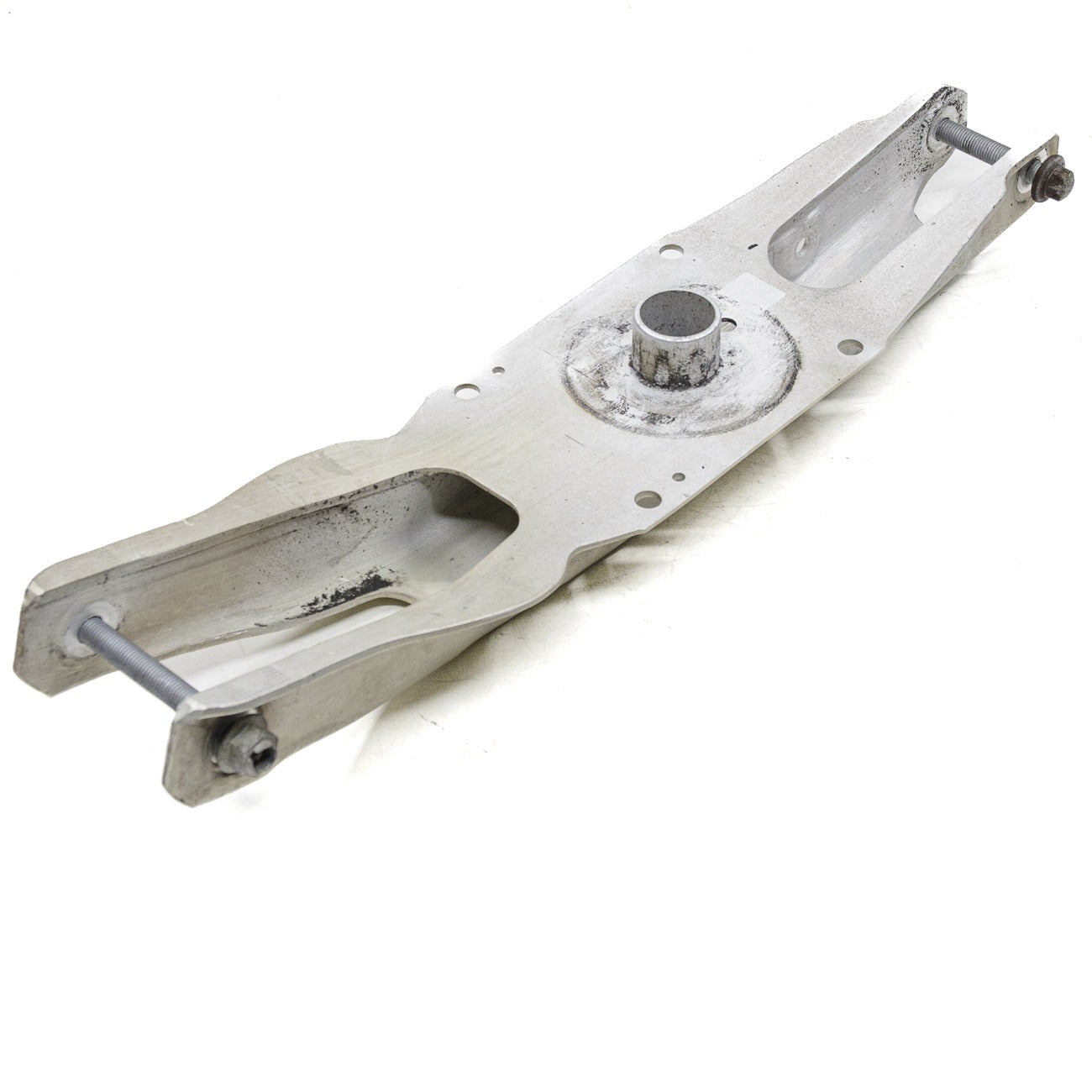 Bandeja Suspensão Tras Dir Mercedes A200 2015 A2463520202