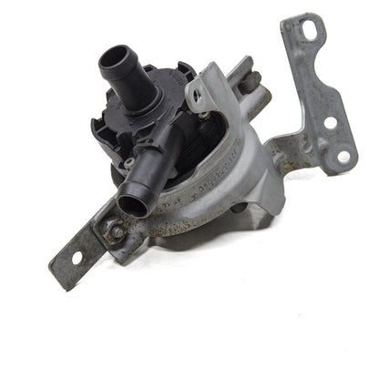 Bomba de Água Auxiliar Mercedes A200 2015 A0005000686