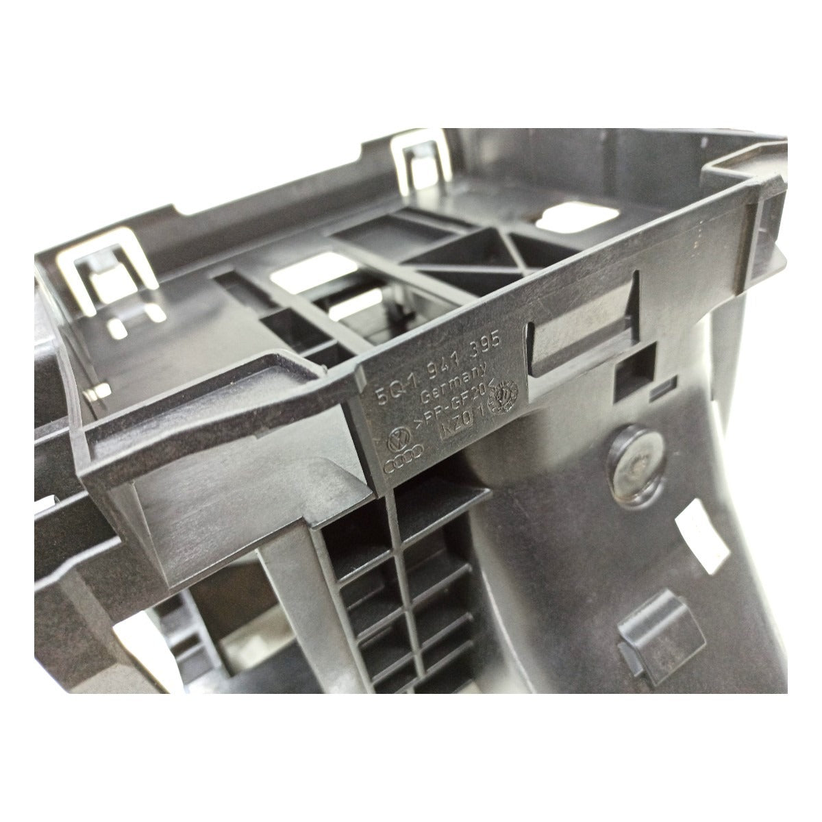 Suporte Caixa de Fusíveis Audi A3 Sedan 1.4 2019 5q1941395