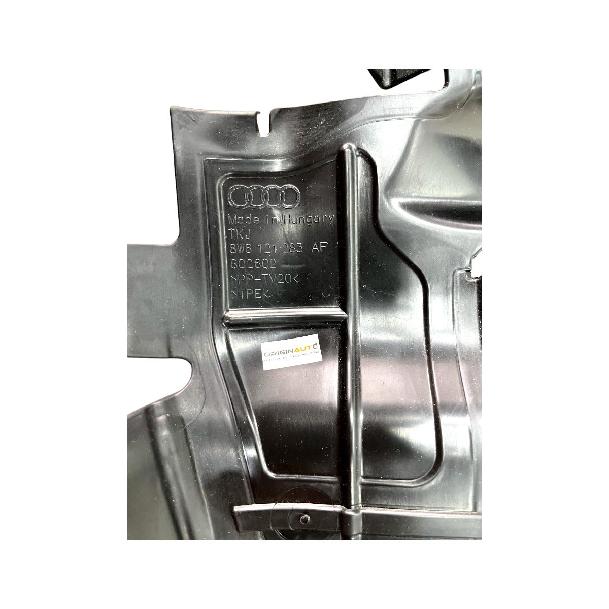 Acabamento Radiador Audi A5 Plus 2019 Esquerdo 8W6121283AF