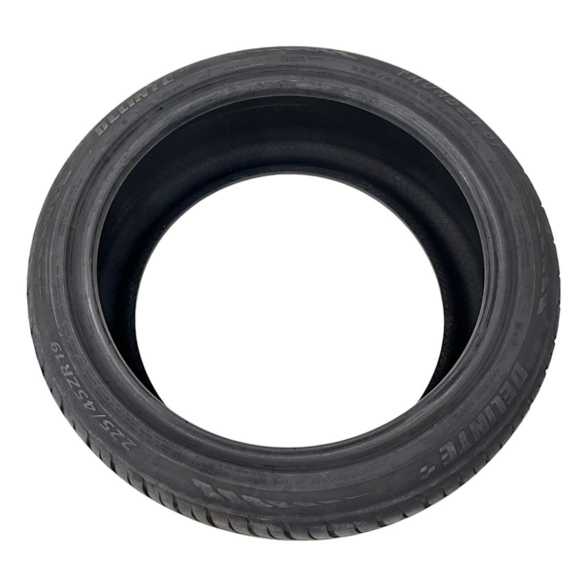Pneu 225/45 ZR19 Aro 19 Delinte Thunder D7 Ótimo Estado