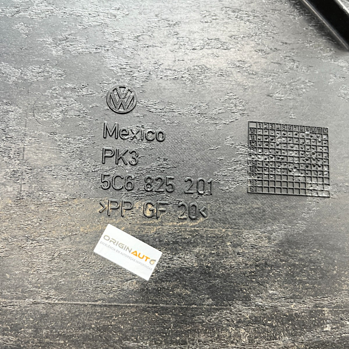 Protetor Assoalho Jetta Highline MK6 2017 Esquerdo 5C6825201