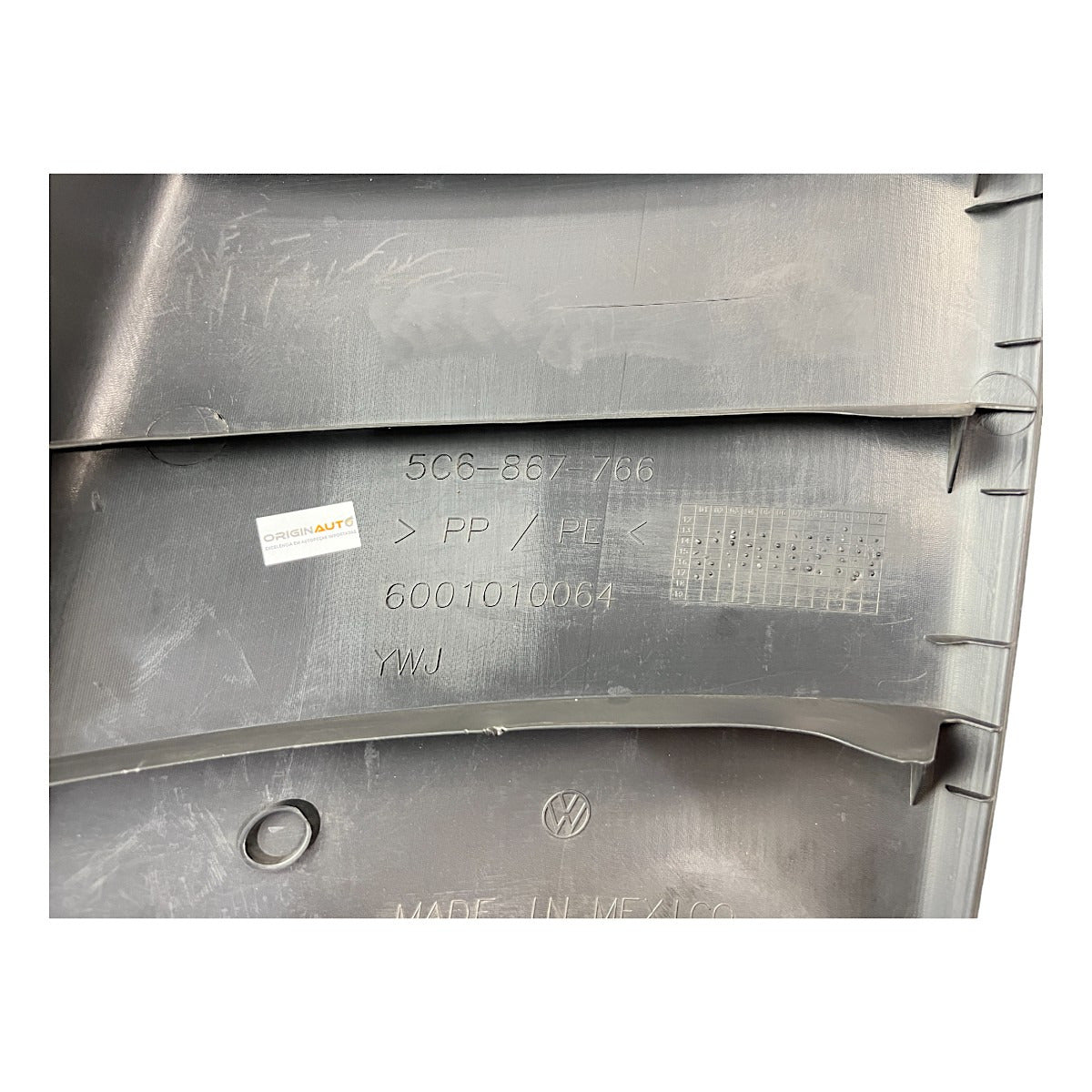 Moldura Banco VW Jetta 2017 Caixa Roda Traseiro Direito