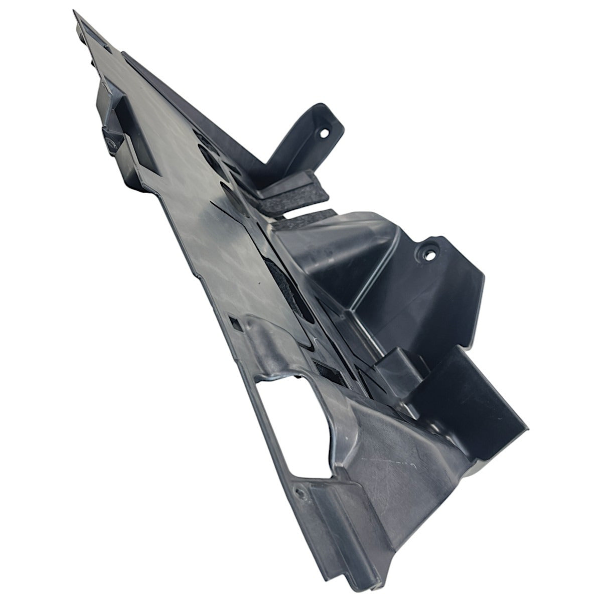 Acabamento Pé Motorista VW Passat Highline B8 2018 Inferior