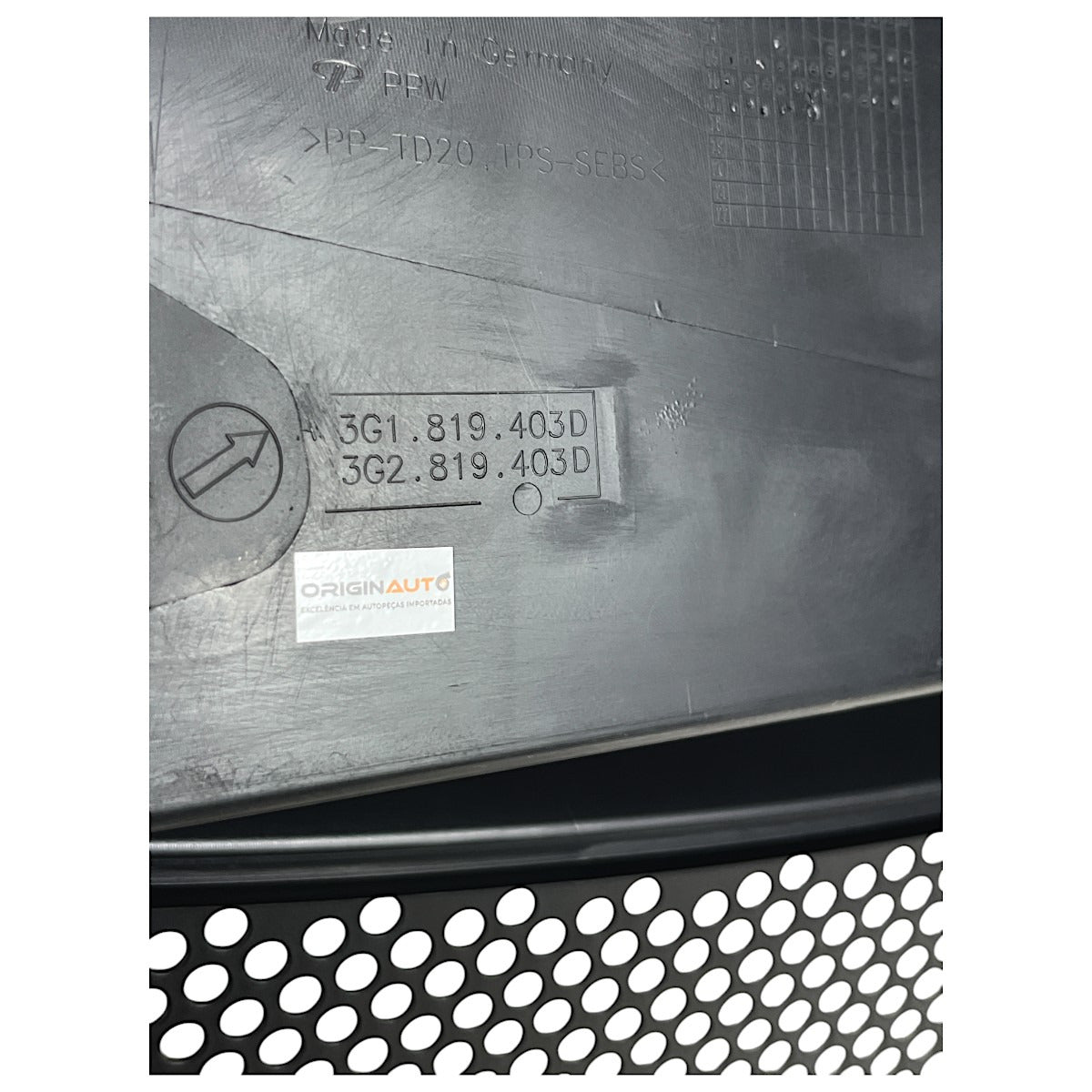 Grade Churrasqueira VW Passat Highline B8 2018 2019 Esquerda